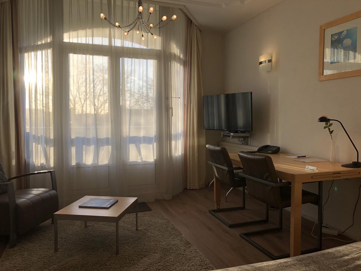 Hotel Plato Den Haag Scheveningen 3*