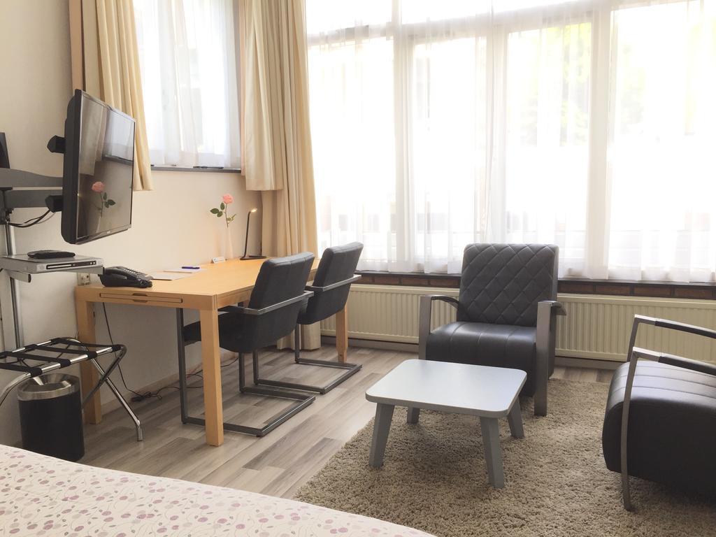 Hotel Plato Den Haag Scheveningen 3*